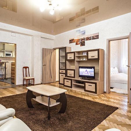Apartment In A City Center! Krakivska,34 利沃夫 外观 照片